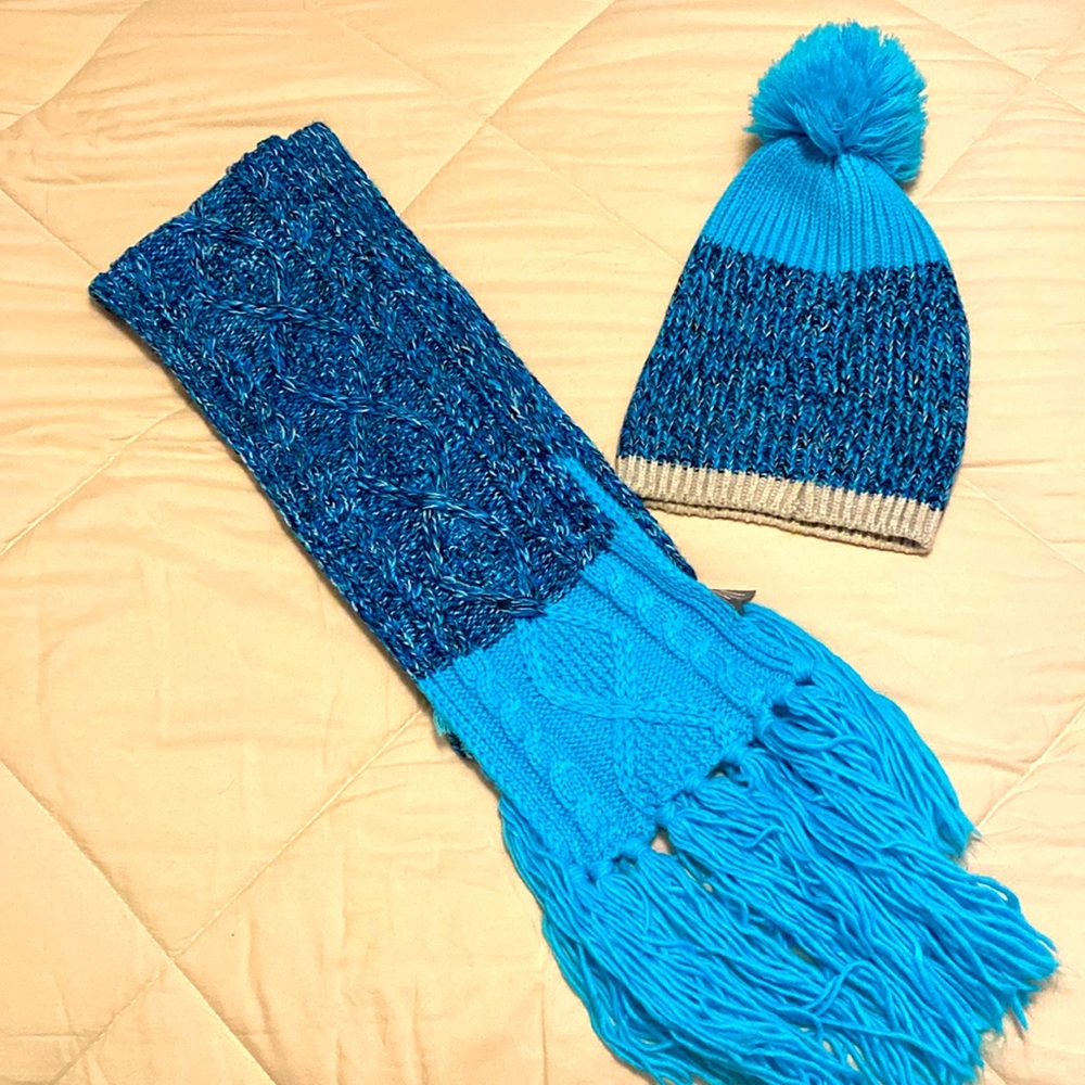 Aerie Hat & Scarf Set